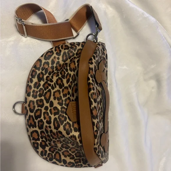 Leopard print bum bag - Picture 1 of 5